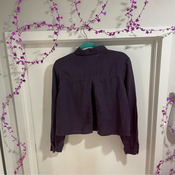 Cropped swingy linen button-up shirt - Ljubljana - Picture 2 of 8